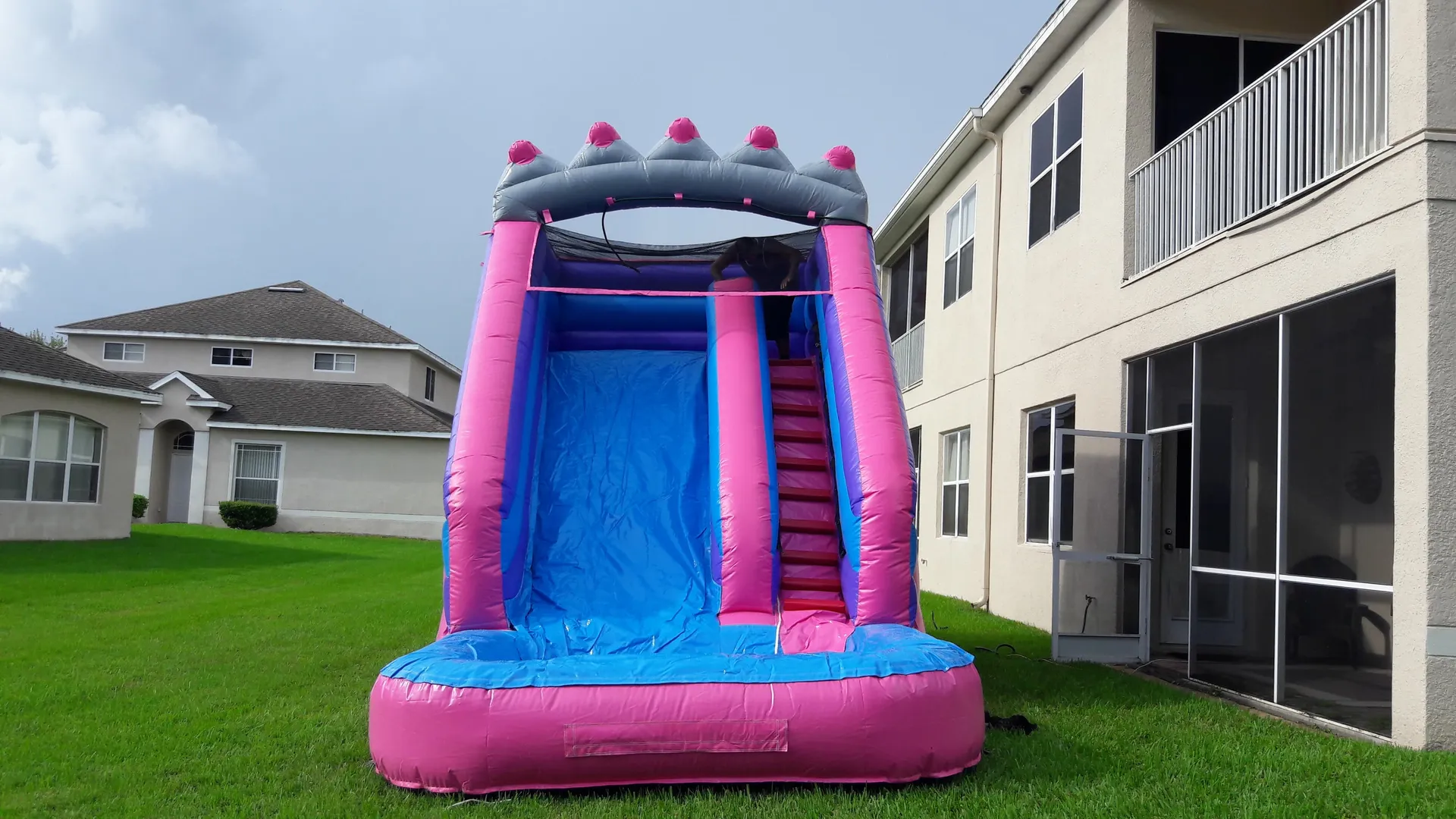 16FT PINK PRINCESS CROWN WATER SLIDE 2