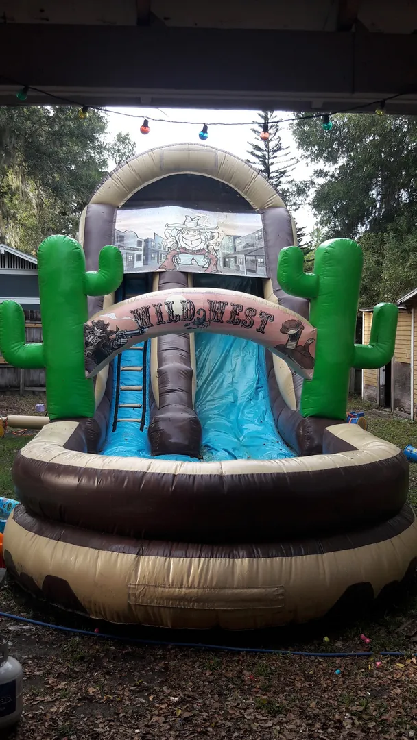 18FT WILD WEST WATER SLIDE